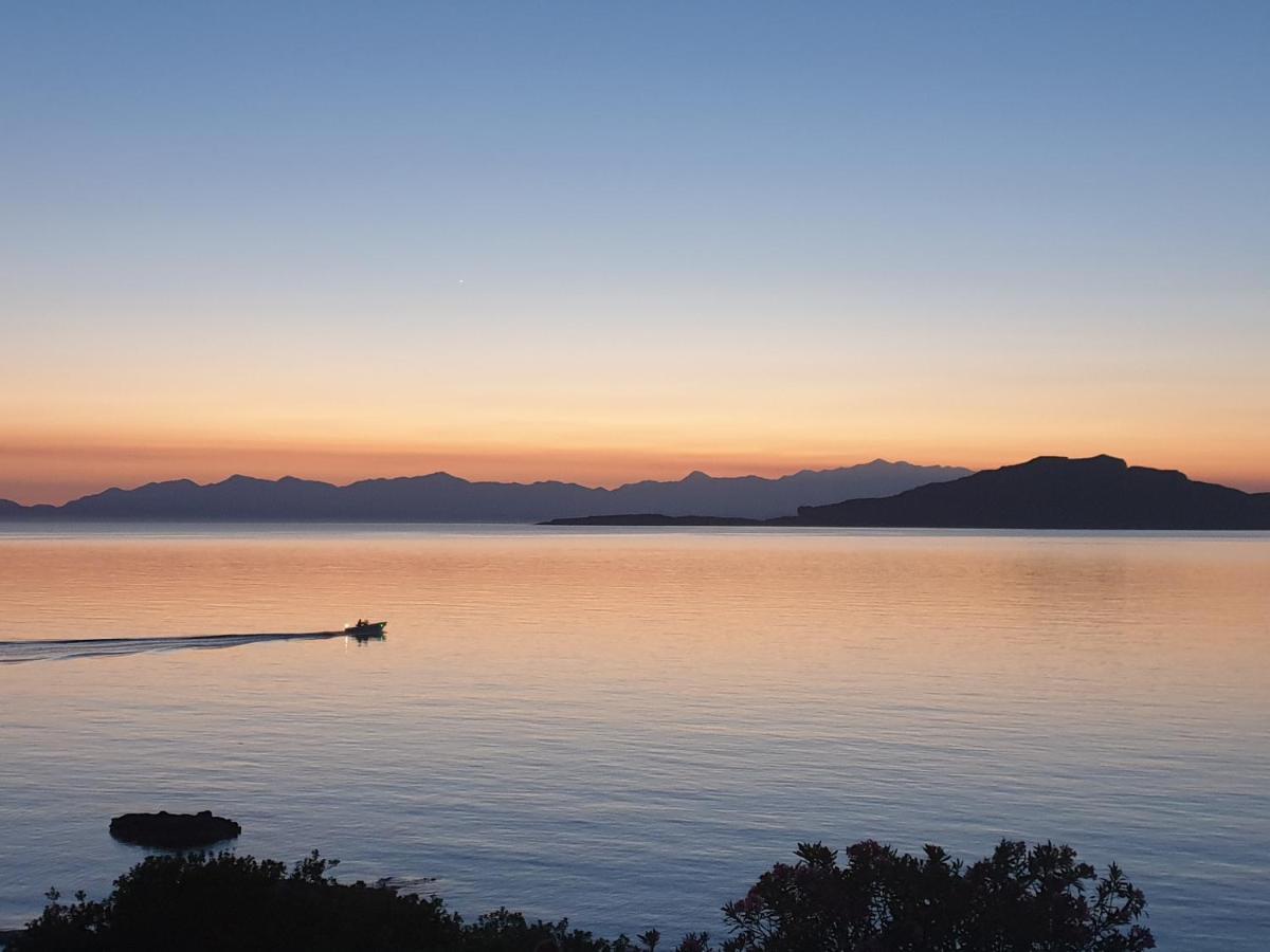 Sea View Holiday House อาร์เคนเจลอส ภายนอก รูปภาพ